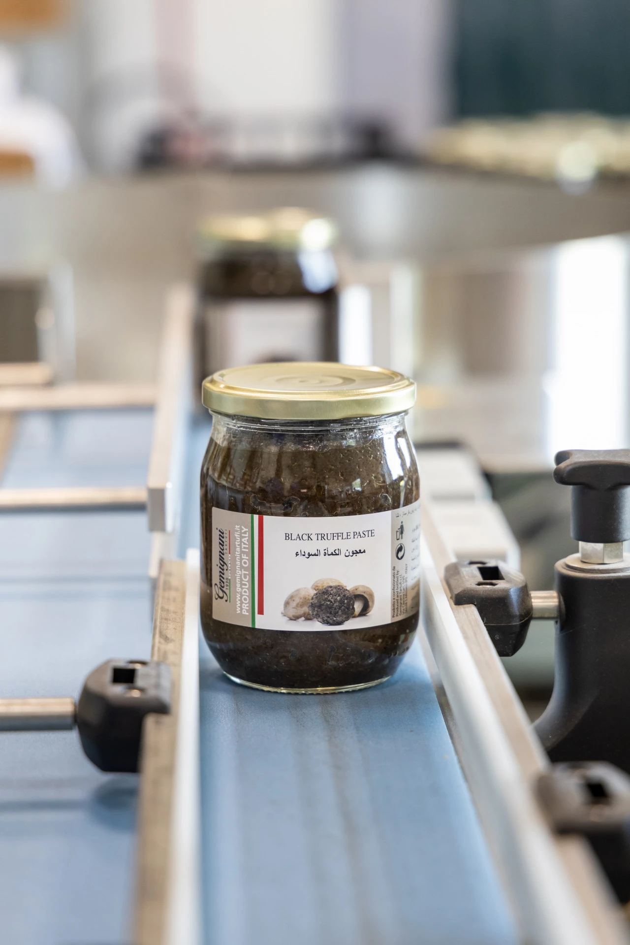 production and packaging of truffle products by gemignani tartufi in san miniato